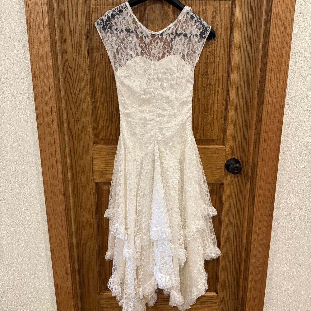 Vintage Frederick’s Hollywood Lace Handkerchief Hem Dress 7/8